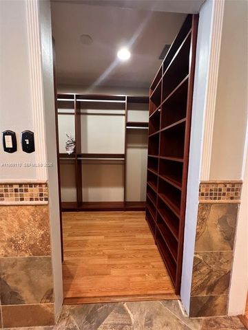 15501 Dover Ct, Davie, FL 33331