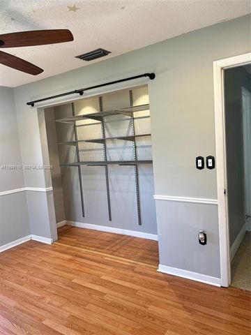 15501 Dover Ct, Davie, FL 33331