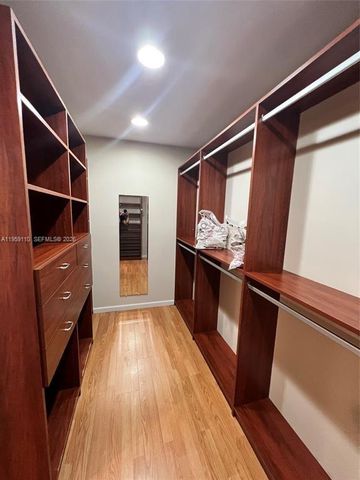 15501 Dover Ct, Davie, FL 33331