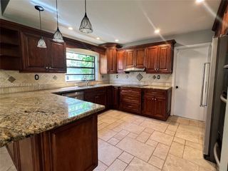 15501 Dover Ct, Davie, FL 33331