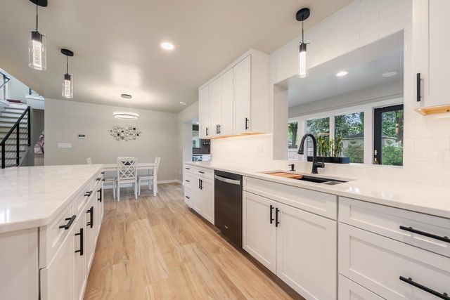 379 WILLOW LANE, Menasha, WI 54952