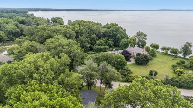 379 WILLOW LANE, Menasha, WI 54952