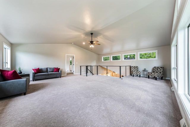 379 WILLOW LANE, Menasha, WI 54952