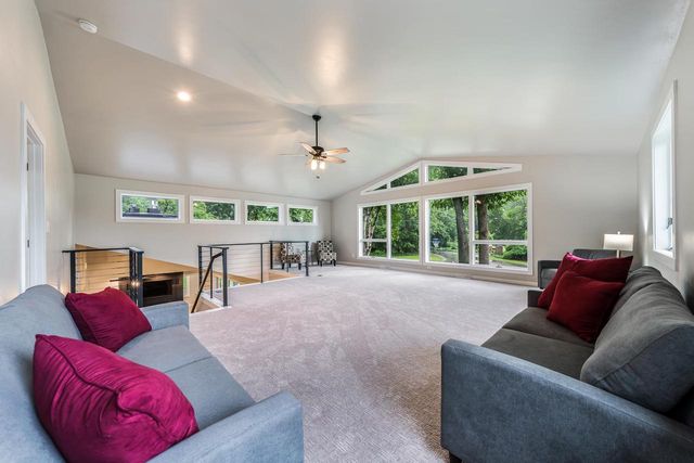379 WILLOW LANE, Menasha, WI 54952