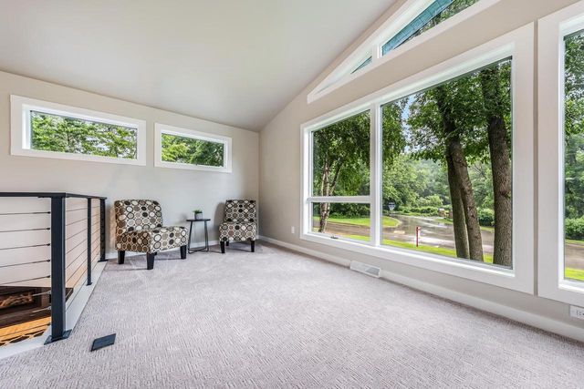 379 WILLOW LANE, Menasha, WI 54952