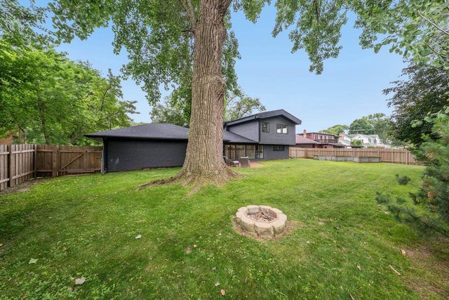 379 WILLOW LANE, Menasha, WI 54952