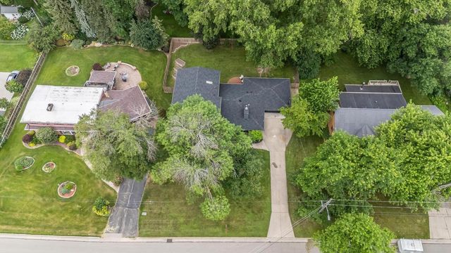 379 WILLOW LANE, Menasha, WI 54952