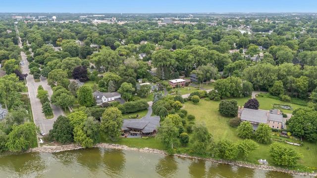 379 WILLOW LANE, Menasha, WI 54952