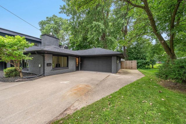 379 WILLOW LANE, Menasha, WI 54952