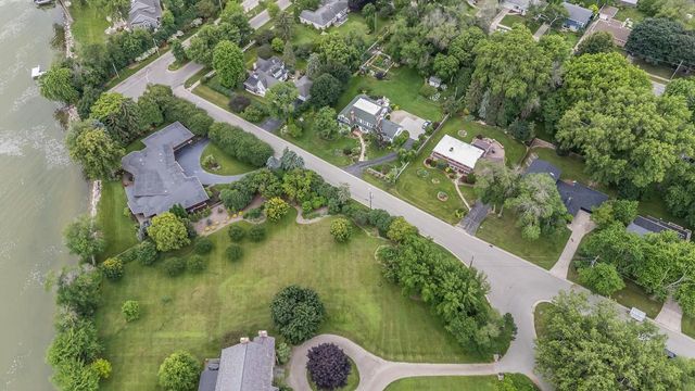 379 WILLOW LANE, Menasha, WI 54952