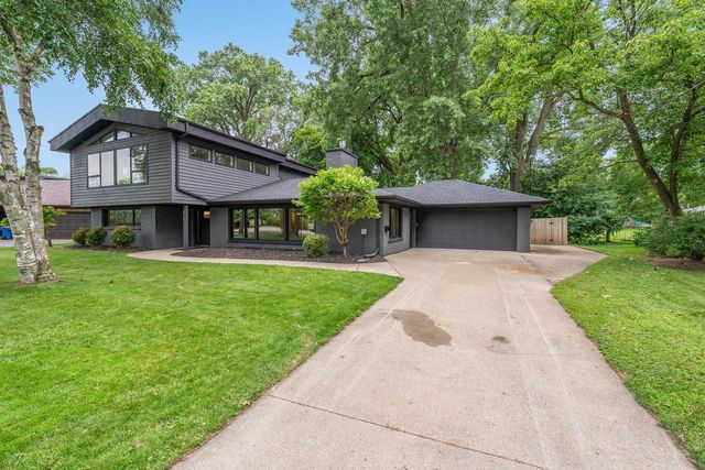 379 WILLOW LANE, Menasha, WI 54952