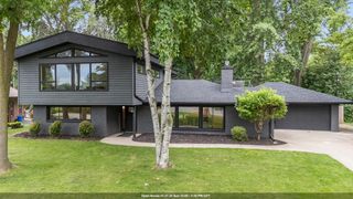 379 WILLOW LANE, Menasha, WI 54952