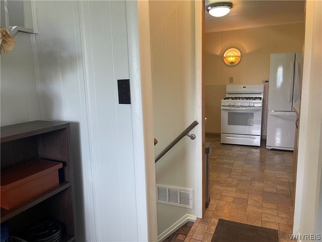 33 Moreland Street, Buffalo, NY 14206