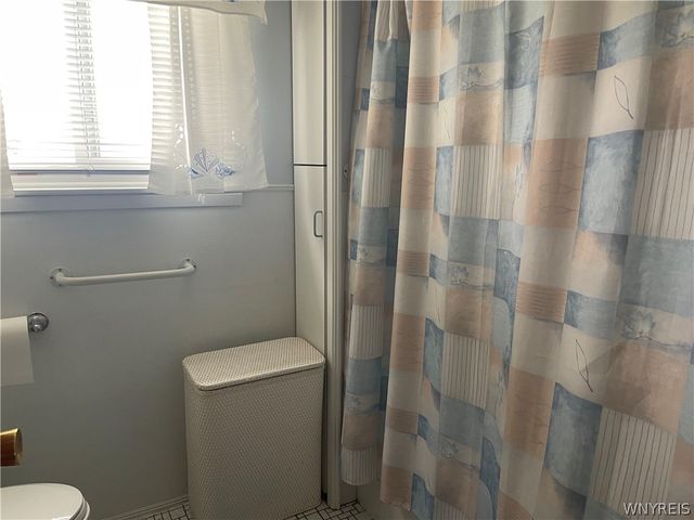 33 Moreland Street, Buffalo, NY 14206