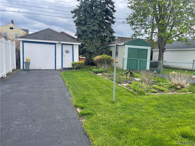 33 Moreland Street, Buffalo, NY 14206