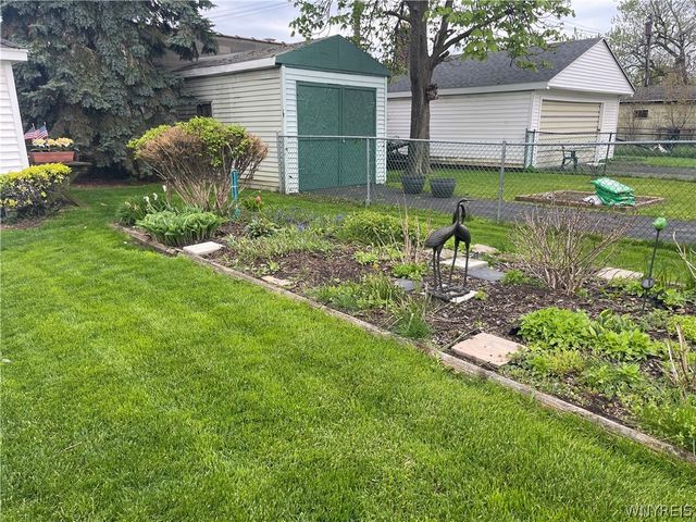 33 Moreland Street, Buffalo, NY 14206