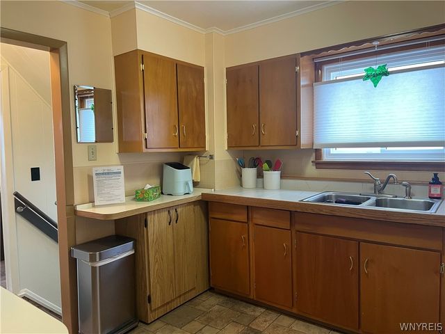 33 Moreland Street, Buffalo, NY 14206