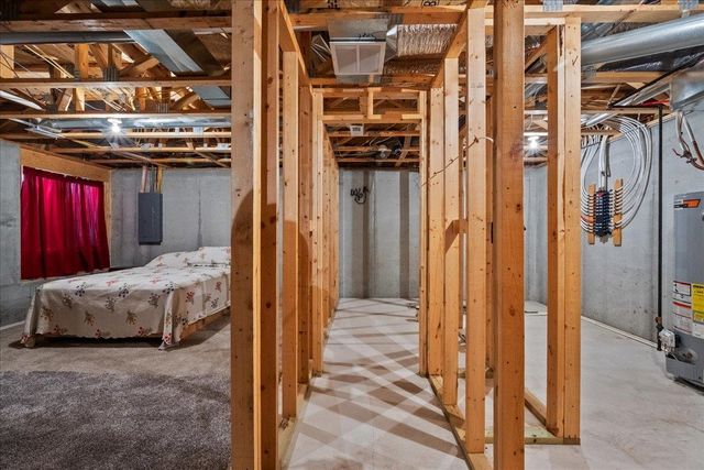 862 S Cattail Cir, Haysville, KS 67060