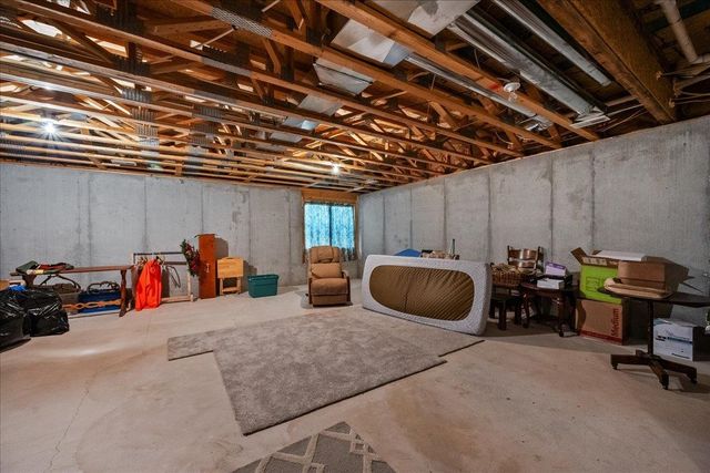 862 S Cattail Cir, Haysville, KS 67060