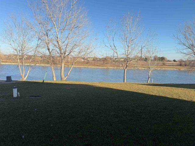 862 S Cattail Cir, Haysville, KS 67060