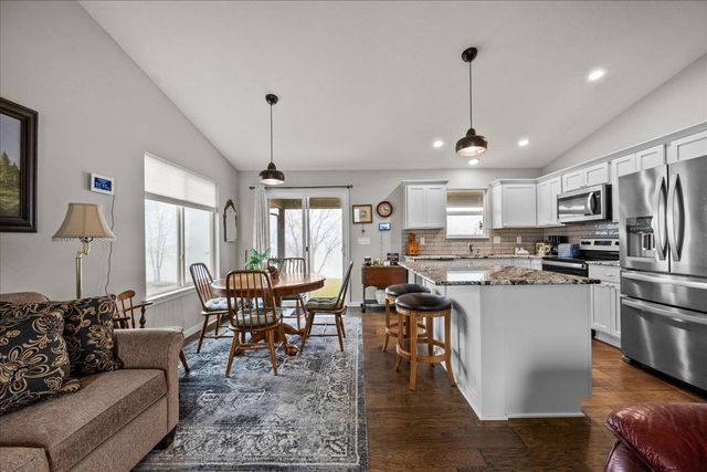 862 S Cattail Cir, Haysville, KS 67060