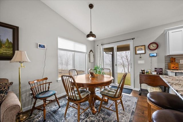 862 S Cattail Cir, Haysville, KS 67060