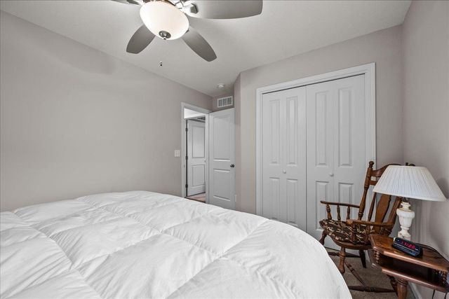 862 S Cattail Cir, Haysville, KS 67060