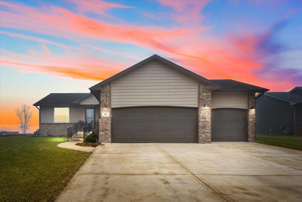 862 S Cattail Cir, Haysville, KS 67060