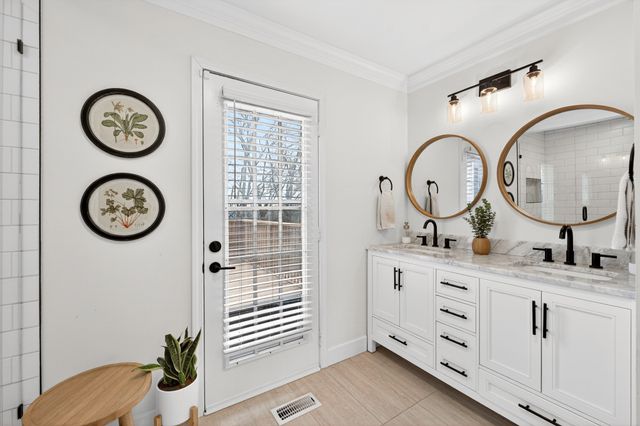 709 Ashworth Cir, Nashville, TN 37211