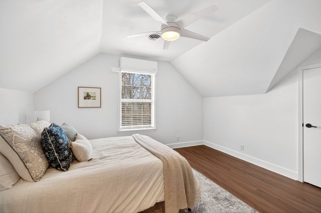 709 Ashworth Cir, Nashville, TN 37211