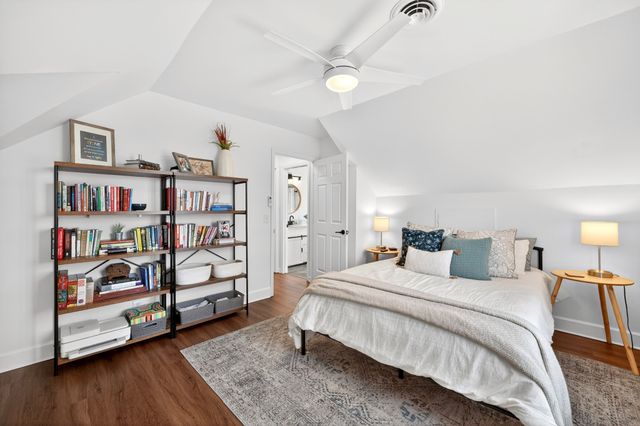 709 Ashworth Cir, Nashville, TN 37211