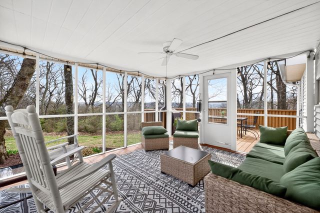 709 Ashworth Cir, Nashville, TN 37211