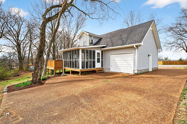 709 Ashworth Cir, Nashville, TN 37211