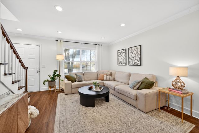 709 Ashworth Cir, Nashville, TN 37211