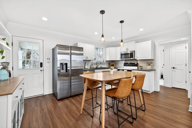 709 Ashworth Cir, Nashville, TN 37211