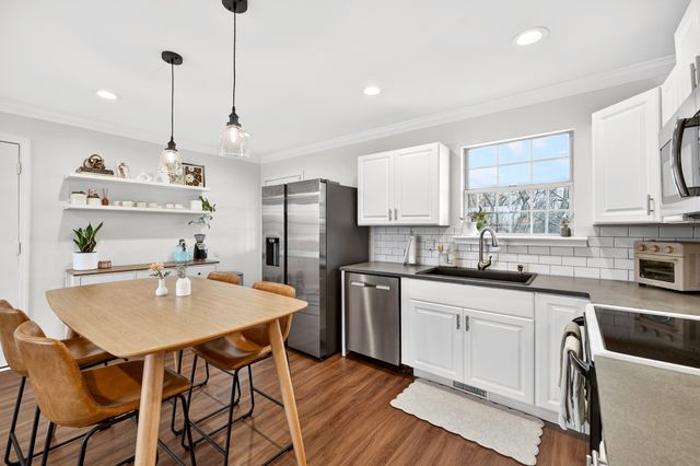 709 Ashworth Cir, Nashville, TN 37211