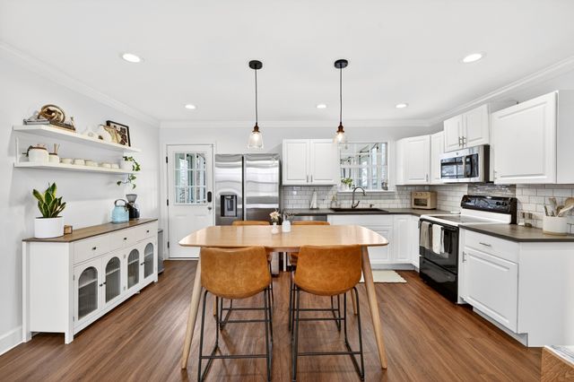 709 Ashworth Cir, Nashville, TN 37211