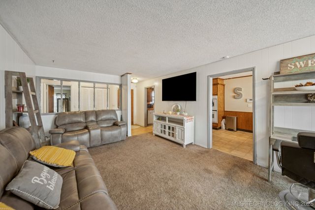 1424 N 24th Place W, Tulsa, OK 74127