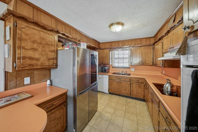 1424 N 24th Place W, Tulsa, OK 74127