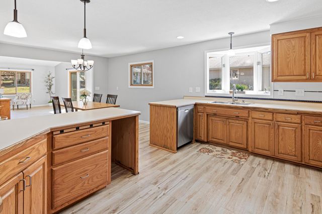 816 Westview Drive, Shoreview, MN 55126