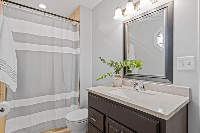 816 Westview Drive, Shoreview, MN 55126