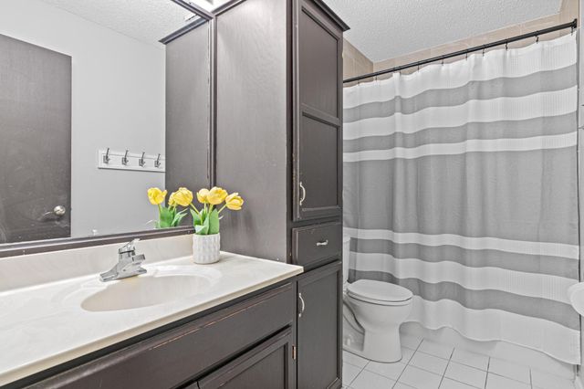 816 Westview Drive, Shoreview, MN 55126