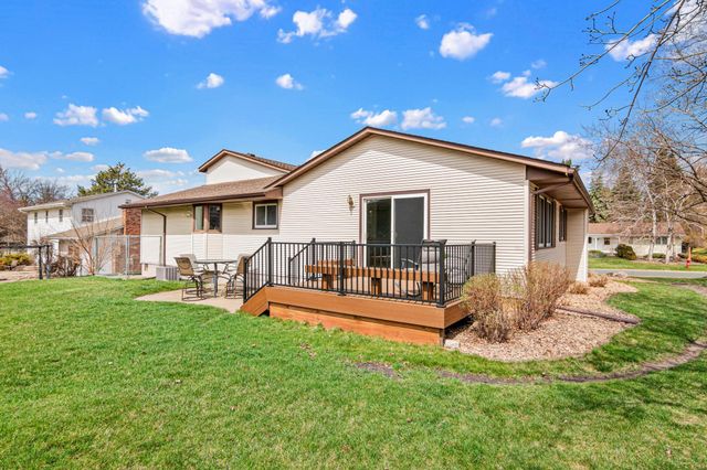 816 Westview Drive, Shoreview, MN 55126