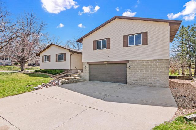 816 Westview Drive, Shoreview, MN 55126