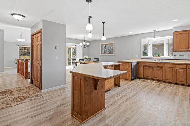 816 Westview Drive, Shoreview, MN 55126