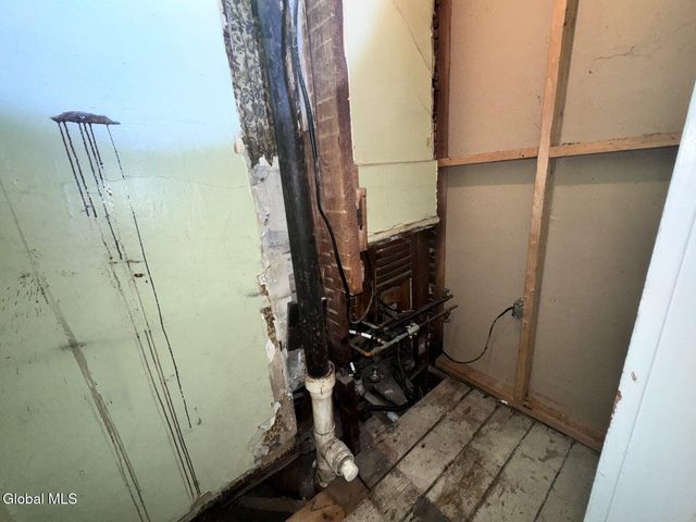 761 2nd Avenue, Troy, NY 12182