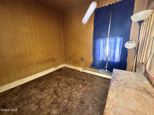 761 2nd Avenue, Troy, NY 12182