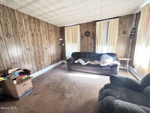 761 2nd Avenue, Troy, NY 12182