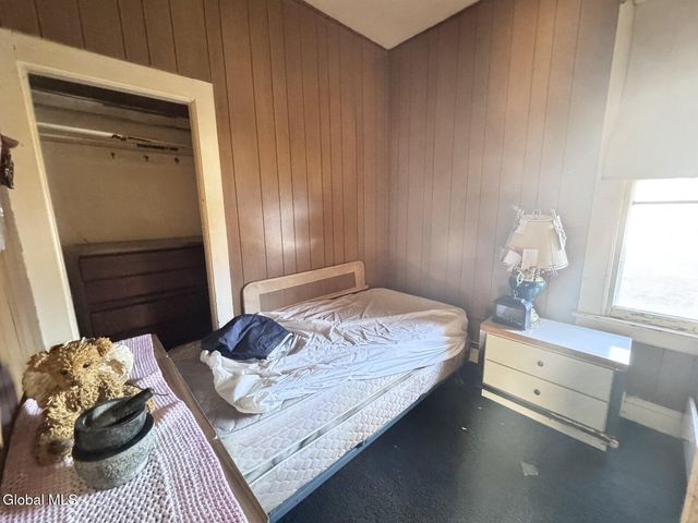 761 2nd Avenue, Troy, NY 12182