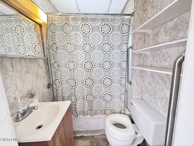 761 2nd Avenue, Troy, NY 12182